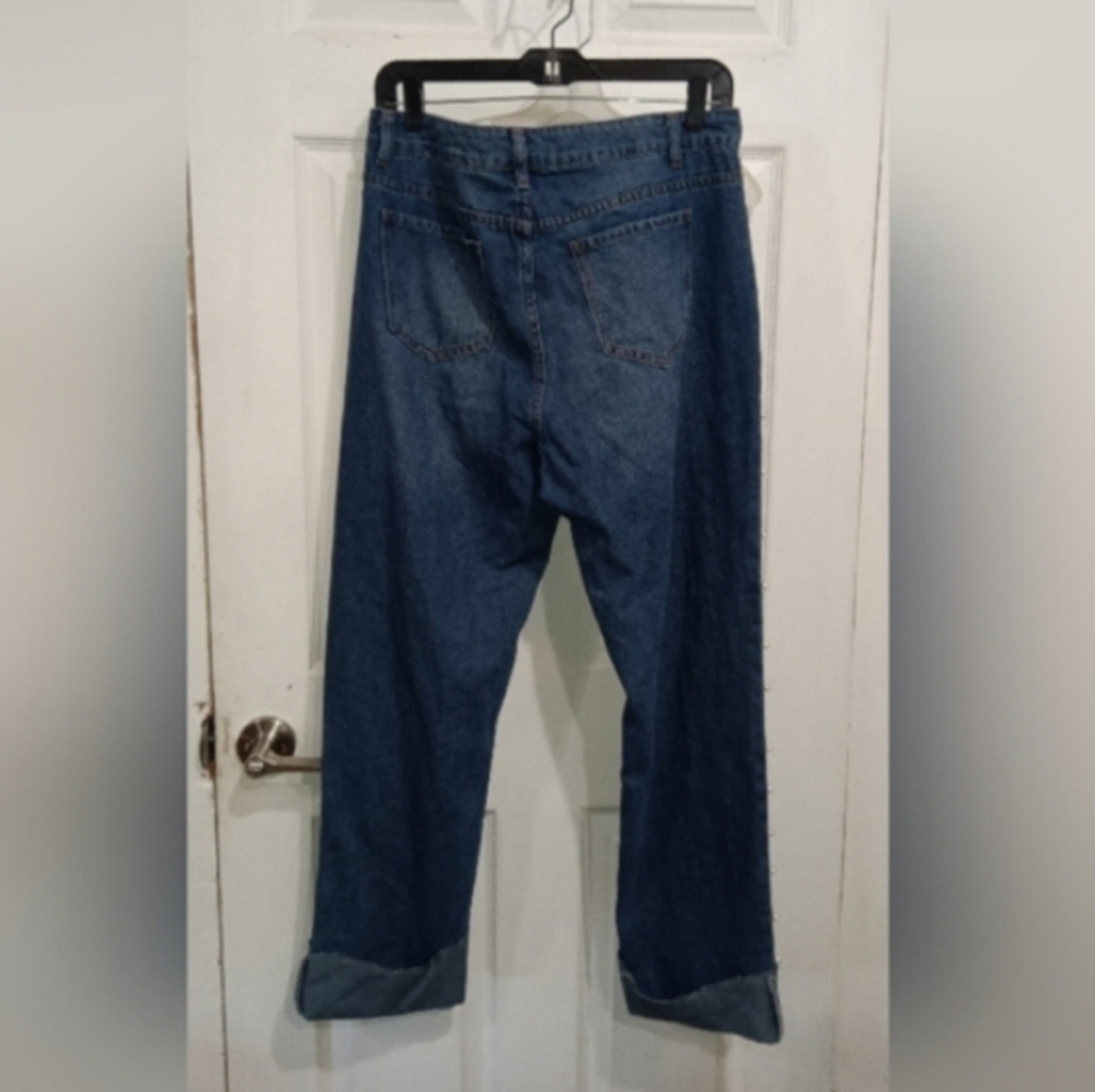 SHEIN Prive Blue Cropped Jeans with Pearl Accents - Picture 3 of 4